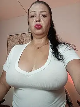 Snapshot of EvaRoberts_1 chatting on 07/02/26, 01:17 EvaRoberts 1 online show from 07/02/26, 01:17