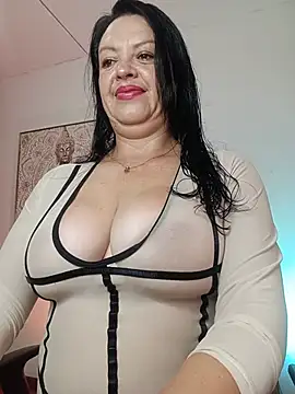 Snapshot of EvaRoberts_1 chatting on 07/17/26, 01:29 EvaRoberts 1 online show from 07/17/26, 01:29