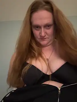Kellilyn10 online show from 06/06/26, 02:16
