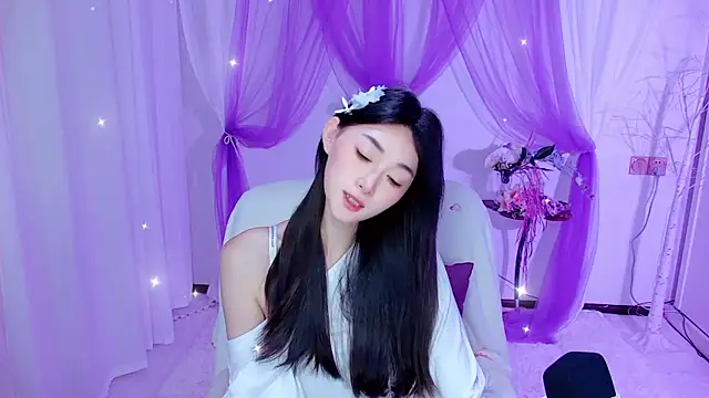 Snapshot of Tili_Lucky chatting on 06/23/26, 01:03 Tili Lucky online show from 06/23/26, 01:03