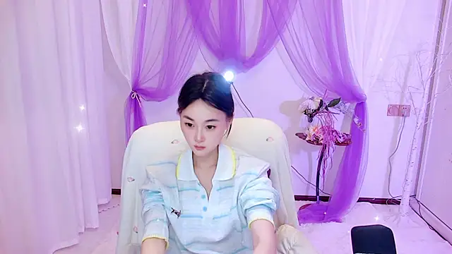 Snapshot of Tili_Lucky chatting on 06/29/26, 11:21 Tili Lucky online show from 06/29/26, 11:21