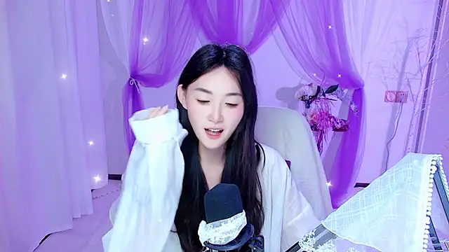 Snapshot of Tili_Lucky chatting on 06/30/26, 01:39 Tili Lucky online show from 06/30/26, 01:39