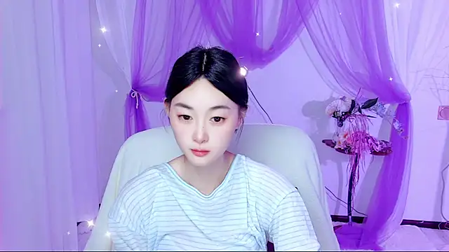 Snapshot of Tili_Lucky chatting on 07/06/26, 12:51 Tili Lucky online show from 07/06/26, 12:51