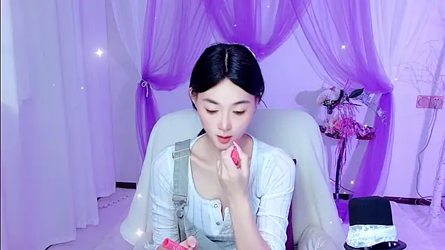 Snapshot of Tili_Lucky chatting on 07/08/26, 12:59 Tili Lucky online show from 07/08/26, 12:59