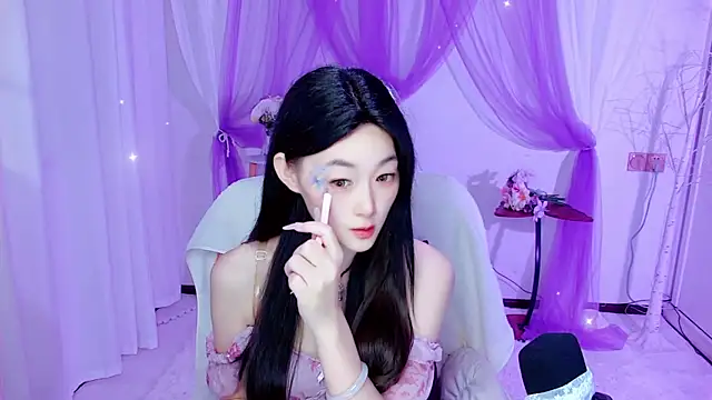 Snapshot of Tili_Lucky chatting on 07/19/26, 12:25 Tili Lucky online show from 07/19/26, 12:25