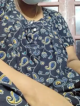 Snapshot of tamilkavitha123 chatting on 05/18/26, 04:29 tamilkavitha123 online show from 05/18/26, 04:29