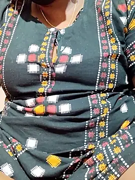 Snapshot of tamilkavitha123 chatting on 05/21/26, 04:30 tamilkavitha123 online show from 05/21/26, 04:30
