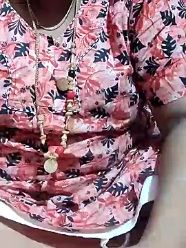 Snapshot of tamilkavitha123 chatting on 05/30/26, 04:37 tamilkavitha123 online show from 05/30/26, 04:37