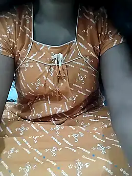 Snapshot of silksmitha- chatting on 05/06/26, 11:26 silksmitha- online show from 05/06/26, 11:26