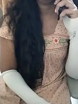 Snapshot of silksmitha- chatting on 06/09/26, 07:53 silksmitha- online show from 06/09/26, 07:53