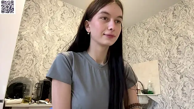 HinaDesire online show from 05/08/26, 04:01