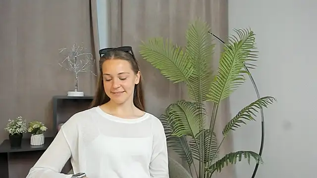 AleciaFreitas online show from 05/07/26, 04:12