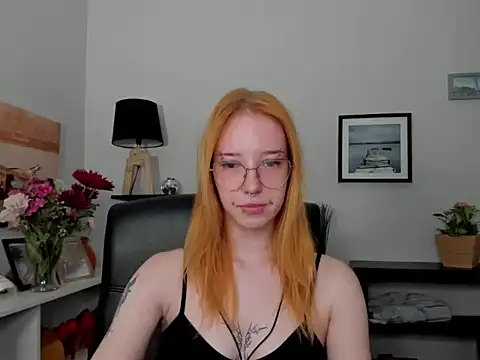 Snapshot of foxSonya chatting on 07/09/26, 05:44 foxSonya online show from 07/09/26, 05:44