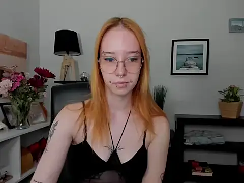 Snapshot of foxSonya chatting on 07/10/26, 05:45 foxSonya online show from 07/10/26, 05:45