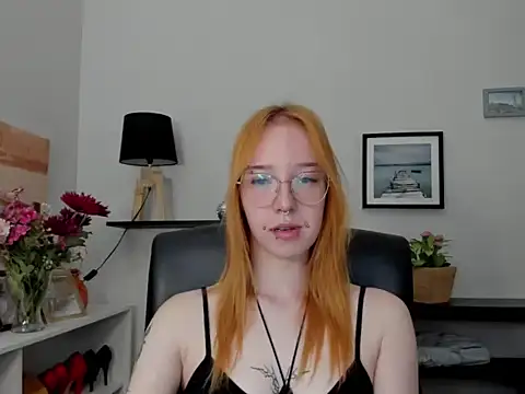 Snapshot of foxSonya chatting on 07/13/26, 05:32 foxSonya online show from 07/13/26, 05:32