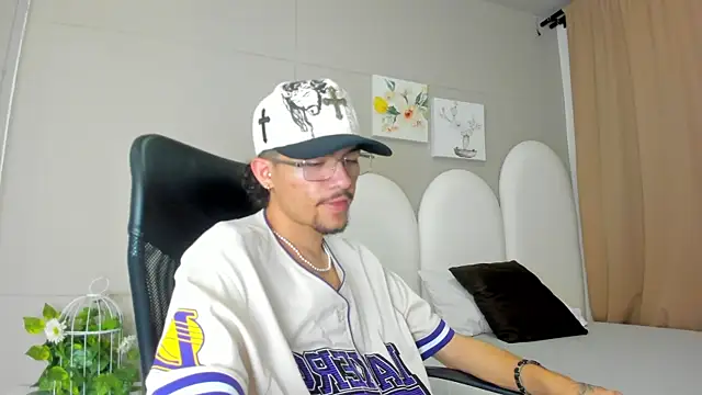 Snapshot of jake_miller__ chatting on 05/25/26, 07:20 jake miller online show from 05/25/26, 07:20