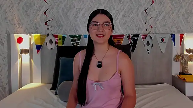 Vaalentina Lux online show from 06/22/26, 02:36
