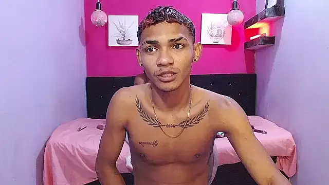 Snapshot of black_twinks chatting on 06/24/26, 02:43 black twinks online show from 06/24/26, 02:43