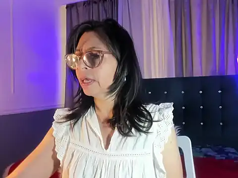 lena gray online show from 05/17/26, 01:51