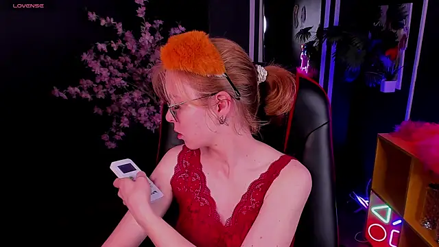 Snapshot of FoxxyyPolly chatting on 07/04/26, 05:13 FoxxyyPolly online show from 07/04/26, 05:13