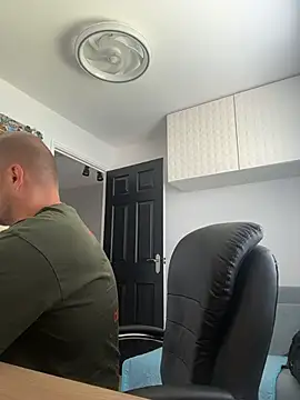 NakedAndrewHot online show from 06/26/26, 12:09
