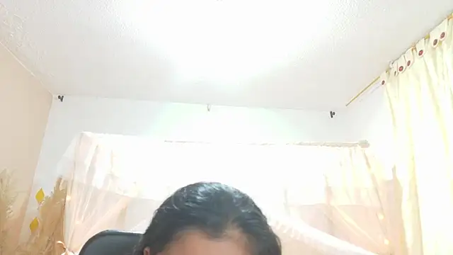 Snapshot of leoneriss chatting on 05/19/26, 02:07 leoneriss online show from 05/19/26, 02:07