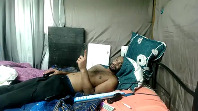 Snapshot of Camodick chatting on 06/19/26, 12:42 Camodick online show from 06/19/26, 12:42