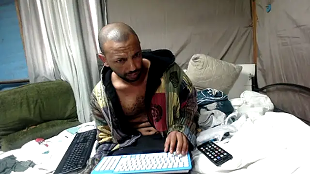 Snapshot of Camodick chatting on 07/18/26, 12:42 Camodick online show from 07/18/26, 12:42