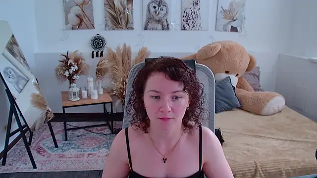 AureliaGleam online show from 06/15/26, 04:25
