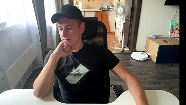 Snapshot of Keksik_ chatting on 07/28/26, 11:39 Keksik online show from 07/28/26, 11:39