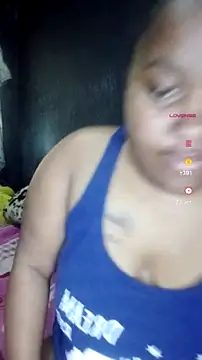 Snapshot of ChubbyMidgetxxx19 chatting on 06/27/26, 12:33 ChubbyMidgetxxx19 online show from 06/27/26, 12:33