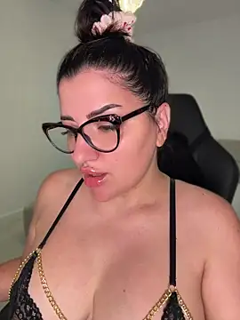 Snapshot of SophiePale chatting on 07/16/26, 08:09 SophiePale online show from 07/16/26, 08:09