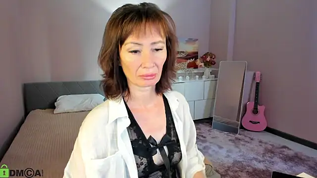 gracekellyyy online show from 06/06/26, 03:44