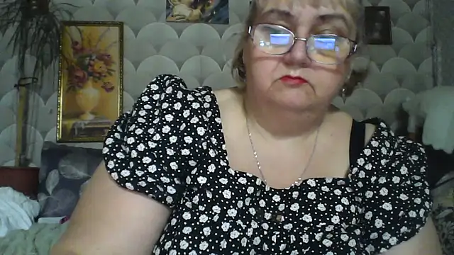 MarinaFarina53 online show from 06/12/26, 06:45