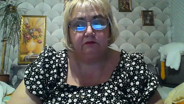MarinaFarina53 online show from 06/14/26, 06:43