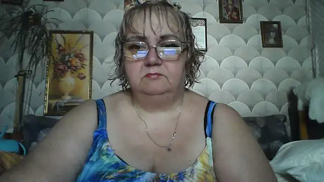 MarinaFarina53 online show from 06/28/26, 05:02