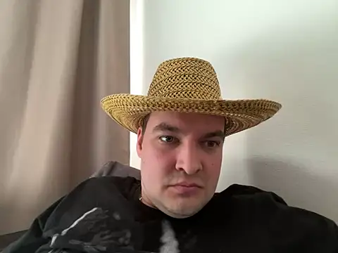 Snapshot of Nick_Sayloz chatting on 05/07/26, 02:00 Nick Sayloz online show from 05/07/26, 02:00