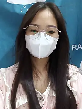 -Hena- online show from 06/17/26, 08:21