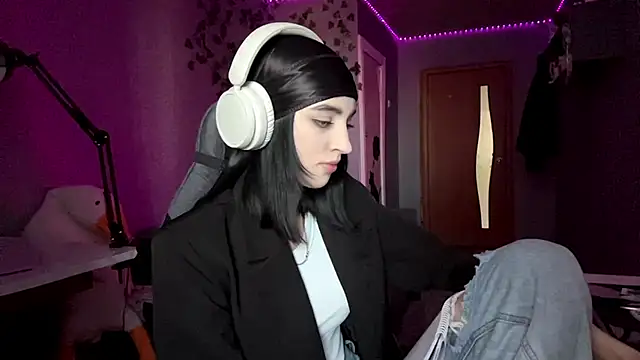 NightFoxxx online show from 06/04/26, 10:32