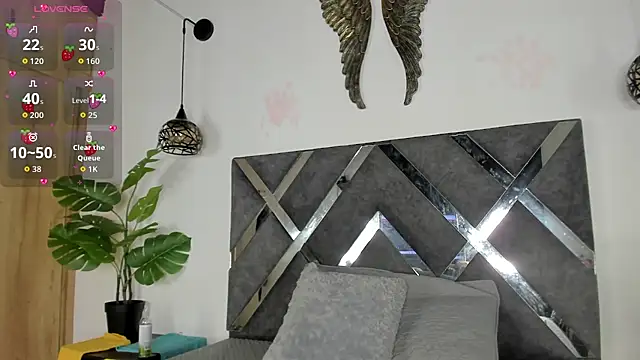 erika 222 online show from 06/25/26, 11:37