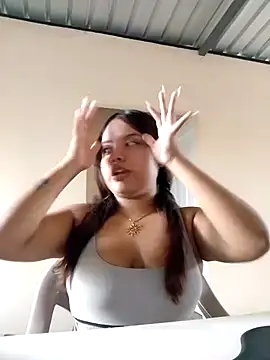Daniela-Peruana online show from 05/23/26, 08:24