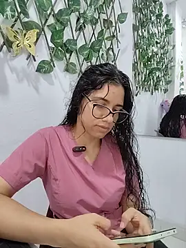 alanahot94 online show from 06/16/26, 03:47