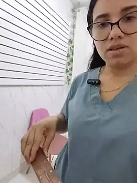 alanahot94 online show from 06/18/26, 03:49
