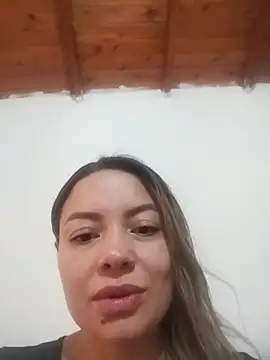 Snapshot of Annie-Latina chatting on 05/20/26, 05:19 Annie-Latina online show from 05/20/26, 05:19
