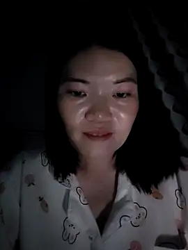 Snapshot of -Trici- chatting on 05/23/26, 04:44 -Trici- online show from 05/23/26, 04:44