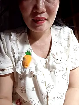 Snapshot of -Trici- chatting on 06/12/26, 05:06 -Trici- online show from 06/12/26, 05:06