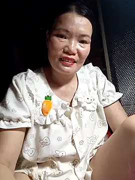 Snapshot of -Trici- chatting on 06/15/26, 05:09 -Trici- online show from 06/15/26, 05:09