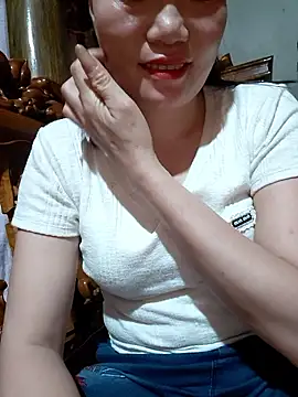Snapshot of -Trici- chatting on 06/18/26, 10:25 -Trici- online show from 06/18/26, 10:25