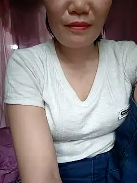 Snapshot of -Trici- chatting on 06/19/26, 10:52 -Trici- online show from 06/19/26, 10:52