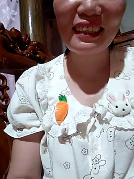 Snapshot of -Trici- chatting on 06/20/26, 11:24 -Trici- online show from 06/20/26, 11:24